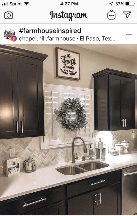 Put a wreath on shades of one window in kitchen Kitchen Window Curtains Modern, Window Curtains Kitchen, Curtains Kitchen Window, Kitchen Window Dressing, Kitchen Remodel Dark Cabinets, Modern Kitchen Window, Modern Window Grill, Backsplash With Dark Cabinets, Kitchen Window Curtains