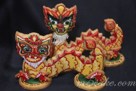 Chinese Year of the Dragon Cookies Chinese Cookies, Chinese New Year Cake, Chinese Celebrations, Chinese New Year Cookies, New Years Cookies, Dragon Cookies, Princess Cookies, 3d Cookie, New Year's Cake