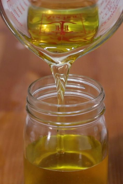 Clarified butter being poured into a mason jar on a wooden table. Clarified Butter Recipe, Impossible Coconut Pie, Leftover Milk, Homemade Blueberry Muffins, Caramel Apples Homemade, Flavored Popcorn, Mozzarella Sticks, Food Therapy, Blueberry Pancakes