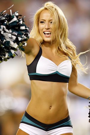 Cheerleader Philadelphia Eagles NFL #Cheerleader #PhiladelphiaEagles #Philadelphia #Eagles #NFL Philadelphia Eagles Cheerleaders, Eagles Cheerleaders, Eagles Nfl, Cheer Dance, Nfl Cheerleaders, Philadelphia Eagles, American Made, Cheerleading, Eagles