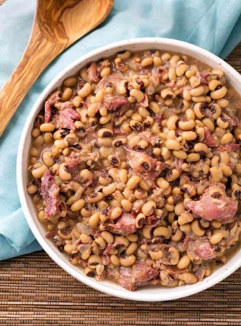 Pressure Cooker Black Eyed Peas, Southern Ham, Southern Black Eyed Peas, Simply Happy Foodie, Black Eyed Pea Soup, Black Eyed Peas Recipe, Peas Recipe, Holiday Sides, Pot Dinners