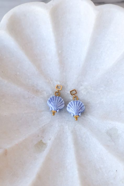 Blue Scallop Shell Charm Charm Dangle Earrings, Coastal Jewelry Aesthetic, Blue Aesthetic Accessories, Shell Polymer Clay Earrings, Scallop Seashell, Beachy Earrings, Coastal Jewelry, Surf Jewelry, Seashell Earrings