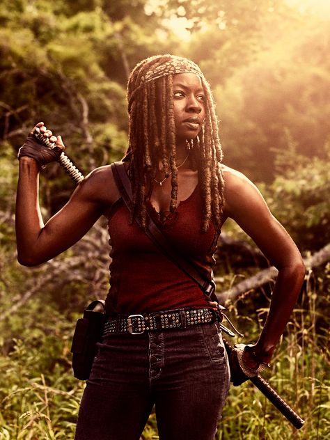 Danai Gurira as Michonne Michonne Walking Dead, Carl The Walking Dead, Walking Dead Characters, Rick And Michonne, Circus Characters, Danai Gurira, Meme Comics, Lauren Cohan, E Cards