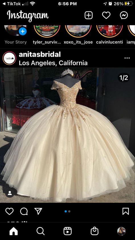 Quince Decorations Champagne, Champagne Gold Quinceanera Dresses, Beige Quinceanera Dresses, White And Gold Quinceanera Dresses, Champagne Quince Dresses, Gold Quinceanera Theme, Champagne Quinceanera Dresses, Beauty And The Beast Wedding Theme, Xv Dresses