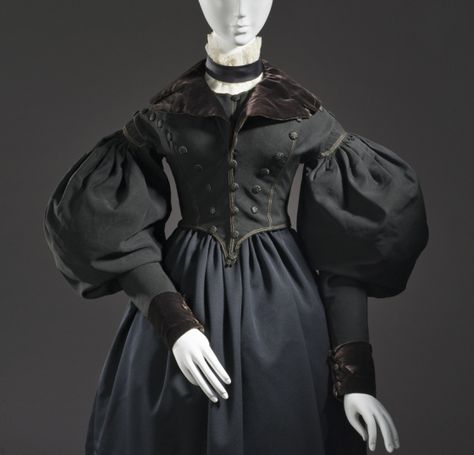 1835, Europe - Woman's Riding Spencer - Wool twill with silk velvet and linen plain weave 19th Century Dress, 1830s Fashion, Spencer Jacket, Riding Habit, Romantic Era, 1800s Fashion, Century Dress, Period Clothing, 19th Century Fashion