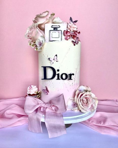 Dior Cake, Elegant Birthday Cakes, Modern Cakes, Elegant Birthday, Cake Makers, Elegant Cakes, Pretty Roses, Buttercream Cake, Pretty Cakes