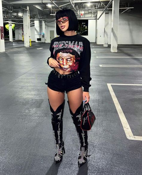 Edgy Woman Aesthetic, Baddie Day Outfit, Thigh Boots Outfit Black Women, Black Outfits For Women Summer, Fall Outfits Black Women Casual, Outfit Inspirations Black Women, Baddie Concert Outfits Black Woman, Cute Simple Outfits Black, Edgy Black Women