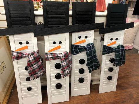 Shutter Decorations, Snowman Shutters, Shutter Diy, Shutter Crafts, Shutter Wall Decor, Shutter Projects, Shutter Decor, Shutter Wall, Diy Popsicle Stick Crafts