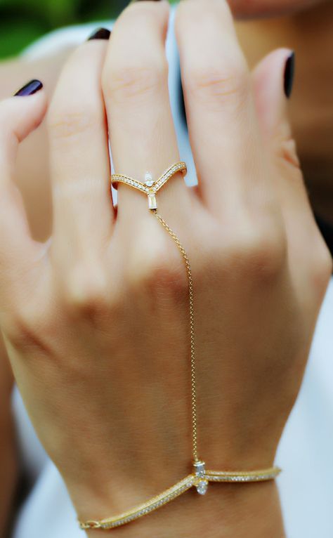 Diamond hand chain Diamond Hand Bracelet, Hand Chain Jewelry, Hand Bracelet, India Jewelry, Hand Chain, Hand Jewelry, Girly Jewelry, Gold Jewelry Fashion, Minimalist Jewelry