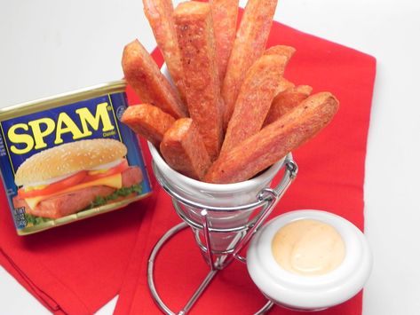 Spam Fries Recipe, Air Fryer Spam, Spicy Dipping Sauce Recipes, Spam Fries, Sriracha Dipping Sauce, Hearty Breakfast Recipes, Spam Recipes, Yummy Fries, Spicy Dipping Sauce