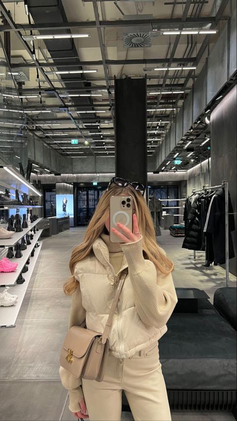 Outfits Invierno Frio, London Autumn Outfit, Aesthetic 2023, Ny Outfits, Winter Travel Outfit, Japan Outfit, Stylish Winter Outfits, Europe Outfits, Winter Fashion Outfits Casual