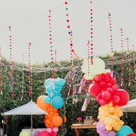 94 likes, 1 comments - the.balloon.co_ on May 5, 2023: "Mexican #fiesta / #loteria themed #birthday party @ludimdesign 🇲🇽🪅 🎈 . . Loteria #da..." Floor Decal, Creative Event, The Balloon, Balloons, Birthday, Instagram