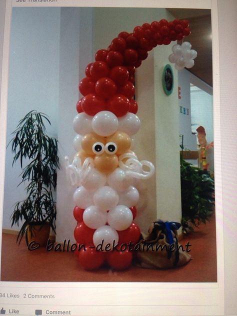 Santa Balloon Arch, Halloween Balloon Decorations, Balloon Present, Santa Balloon, Gold And Silver Christmas, Balloon Decoration Ideas, Balloon Displays, Christmas Party Backdrop, Balloon Photo