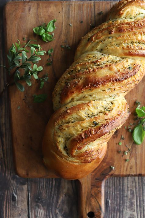 Swirled Garlic Herb and Cheese Bread - Butternut and Sage Garlic Herb And Cheese Bread, Herb And Cheese Bread, Butter Making, Herb Bread, Artisan Bread Recipes, Bread Shaping, Swirled Bread, Garlic Herb, Cheese Bread