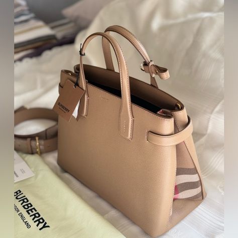 ✨ NWT Burberry Bag, , Free Shipping!    Medium Tan Leather Tote MSRP: $1,790 Burberry Banner Bag, Tan Leather Tote, Burberry Tote, Burberry Handbags, Walker Boots, Top Design, Bag Brand, Open Top, Rain And Snow Boots