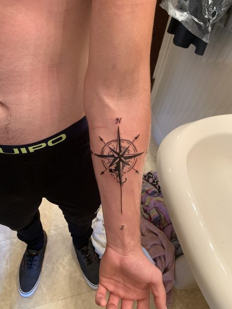 Compass Leg Tattoo Men, Compus Tattoos Men, Paddling Tattoo, Compass Forearm Tattoo, Compas Tattoo, Japanese Tattoo Words, Compass Tattoo Men, Rare Tattoos, Stunning Tattoos