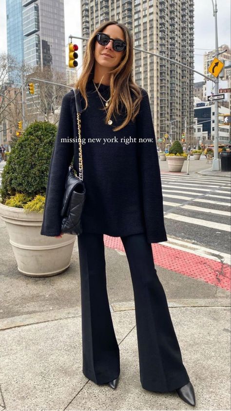 Flair Trousers Outfit, Business Casual Outfits Flare Pants, Flair Leg Pants Outfit, Black Bootcut Slacks Outfit, Flare Slacks Outfit Business Casual, Bootleg Trousers Outfit, Black Flared Pants Outfit Work, Flared Pants Outfit Work, Flared Black Trousers Outfit