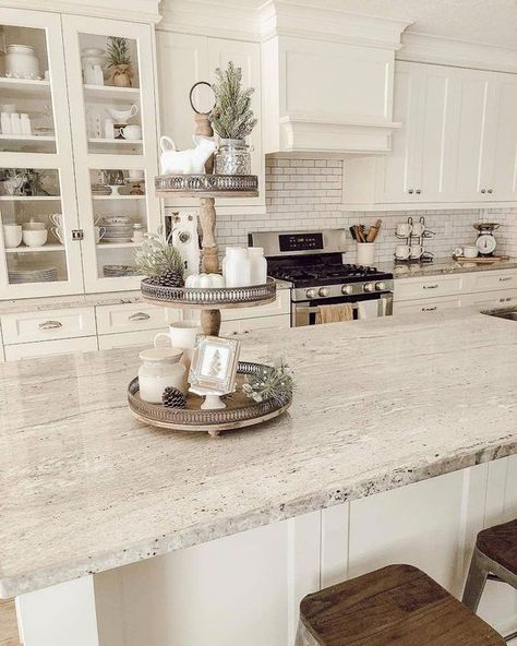 Kitchen Design Countertops, Kitchen Counter Top, Farmhouse Kitchen Design, White Kitchen Design, Modern Farmhouse Kitchens, Luxury Kitchens, Kitchen Countertop, Kitchen Redo, Counter Tops