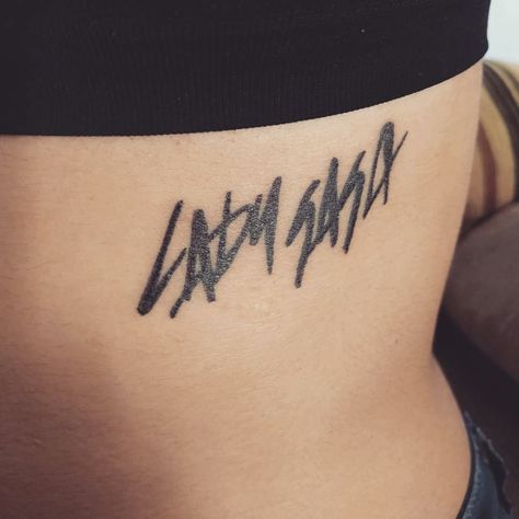 Lady Gaga tatto Artpop Tattoo Lady Gaga, Lady Gaga Inspired Tattoos, Lady Gaga Tattoo Ideas, Lady Gaga Tattoo, Tattoo Thoughts, My Queen, Piercing Ideas, Jordan Sneakers, Name Tattoo