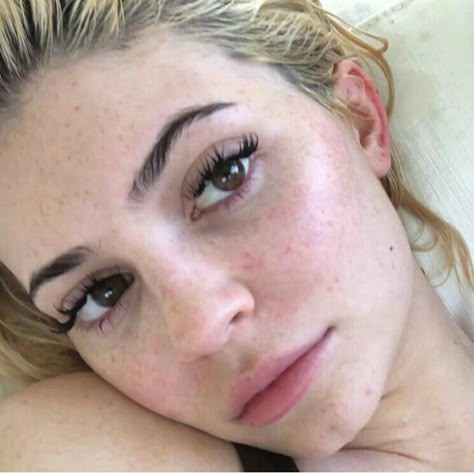 Kylie Jenner Sister, Maquillaje Kylie Jenner, Kylie Jenner Icons, Kylie Travis, Looks Kylie Jenner, Ceramide Capsules, Estilo Kylie Jenner, Jenner Makeup, Kylie Jenner Look