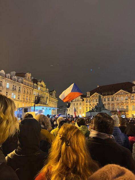 #demonstration #prague #flag #oldtownsqare #czechia Czechia Aesthetic, Prague, Trip Planning, Cute Pictures, Vision Board, Brain, Flag, Collage, How To Plan