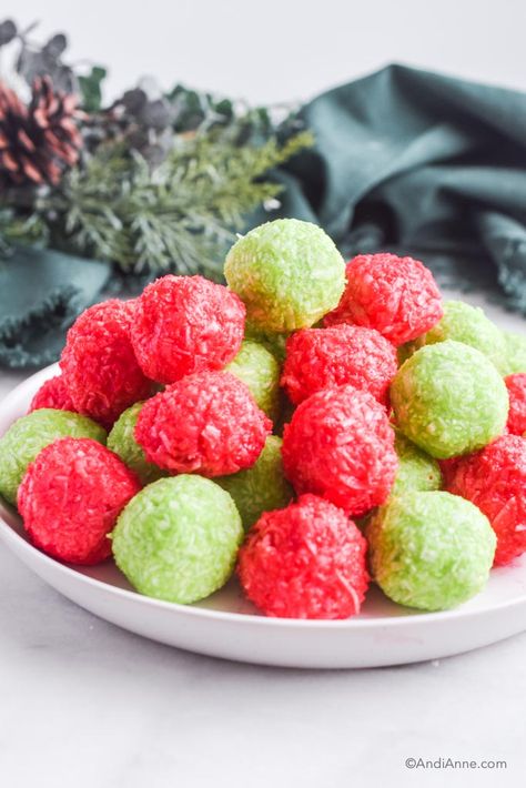 Jello Coconut Balls, Moms Christmas Jello Balls, Jello Balls How To Make, Christmas Jello Balls Recipe, Jello Balls Recipe, Christmas Jello Recipes, Christmas Jello Balls, Jello Balls, Jello Creations