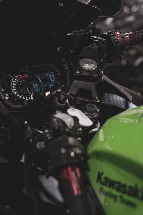 Kawasaki Ninja 400 Wallpaper, Ninja 400 Wallpaper, Ninja 400 Kawasaki, Moto Ninja, Ninja 500, Aggressive Design, Kawasaki Ninja 400, Night Bike Ride, Insta Dp