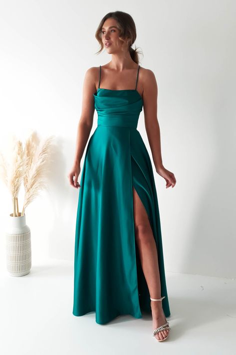 Satin Green Long Dress, Blue Green Formal Dress, Long Simple Prom Dresses, Teal And Gold Bridesmaid Dresses, Dark Teal Satin Bridesmaid Dresses, Satin Dress Back Design, Prom Dresses For Redheads Red Hair, Cute Dresses To Wear To A Wedding, Prom Dress Inspiration Emerald Green