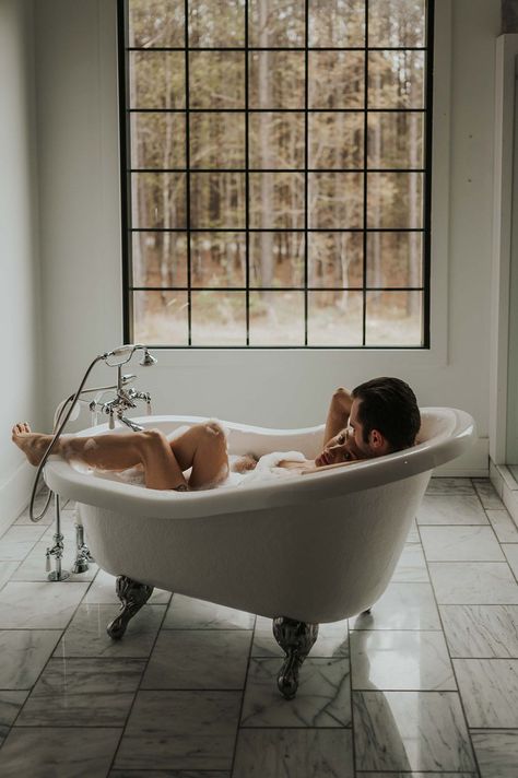 Bathtub Photoshoot Couple, Couple In Bath Tub Aesthetic, Bathroom Couples Pic, Couple Showers Bathroom, Shower Couple Photoshoot, Couple Bathtub Aesthetic, Makeout Session Couch, Bath Tub Aesthetic, Bathroom Couple