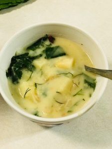 Beet Green Soup, Beet Leaf Recipes, Beet Green Recipes, Beet Leaves, Cold Soup Recipes, Pork Soup, Green Soup, Beet Recipes, Ukrainian Recipes