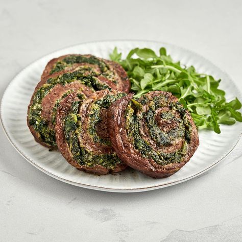 Flank Steak Pinwheels, Cheap Steak, Steak Pinwheels, Beef Flank Steak, Christmas Side Dishes, Steak Tips, Pinwheel Recipes, Juicy Steak, Tender Beef