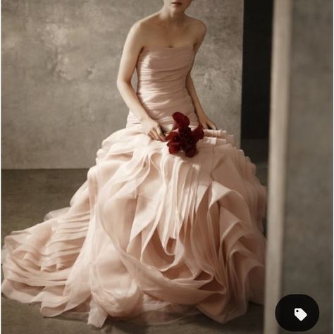 Questions? Leave A Comment Below! Never Worn. Purchased And Changed Mind. Vera Wang Wedding, Mode Glamour, Blush Wedding Dress, Wedding Dresses Vera Wang, White By Vera Wang, Organza Wedding, Pink Wedding Dress, Bride Guide, Vera Wang Dress