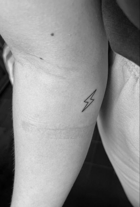 Lightning Bolt Tattoo Placement, Blitz Tattoo, Lightning Bolt Tattoo, Bolt Tattoo, Friendship Tattoos, Tattoo Placement, Lightning Bolt, Triangle Tattoo, Tatting