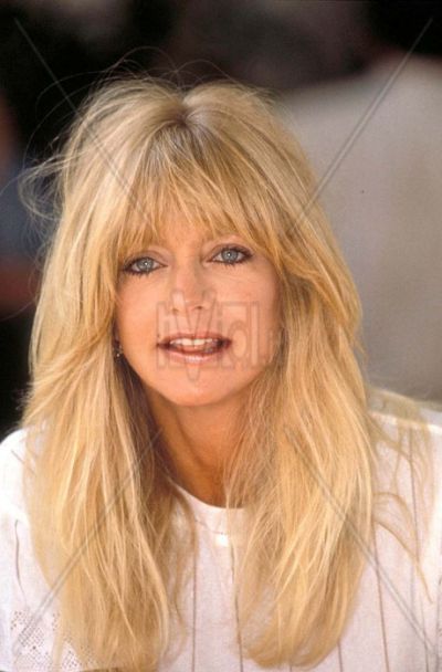 248 best Goldie... images on Pinterest Goldie Hawn Hair Bangs, Goldie Hawn Hairstyles, Farrah Fawcett Straight Hair, Goldie Hawn Hair 70s, Piecy Bangs, Goldie Hawn Hair, Long Shag Haircut, Goldie Hawn, Shag Haircut