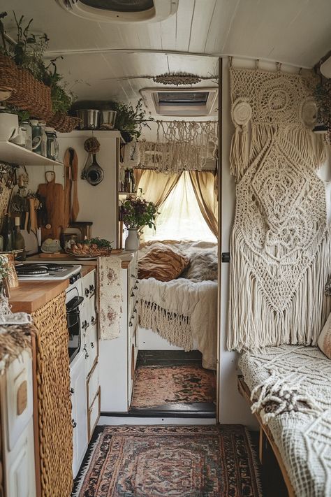 73 Boho-Chic RV Kitchen Transformations: Gypsy Soul Culinary Spaces - TastyInteriors Husvagn Makeover, Boho Chic Kitchen, Shasta Compact, Diy Camper Remodel, Bus House, Rv Kitchen, Small House Decorating, Van Ideas, Trailer Ideas