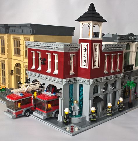 Lego Fire Station Moc, Lego Fire Station, Lego City Fire Station, Lego Architecture Building, Lego 5, Lego Hacks, Lego City Fire, Daily Bugle, Lego Plane