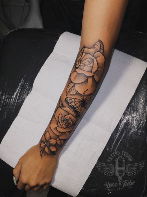 Flower Tattoo Designs For Women Arm, Flower Quarter Sleeve Tattoo, Four Arm Tattoos For Women, Women Flower Tattoos, Upper Arm Tattoos For Women, Flower And Butterfly Tattoo, Cute Shoulder Tattoos, Wrist Tattoos Words, Cute Thigh Tattoos