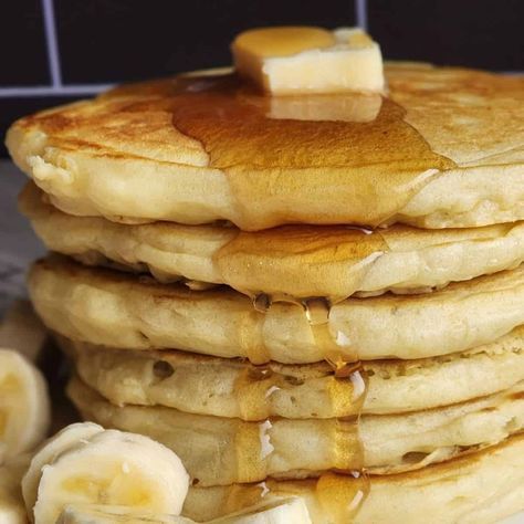 Overnight sourdough pancake recipe: Whip up stomach-friendly stacks! Savory or sweet, it's a hit for everyone.. Sourdough Pancakes Overnight, Overnight Sourdough Pancakes, Sourdough Pancake Recipe, Pistachio Cheesecake Recipe, Sour Cream Icing, Sourdough Pancakes Recipe, Overnight Sourdough, Mini Lemon Cheesecakes, Pistachio Cheesecake