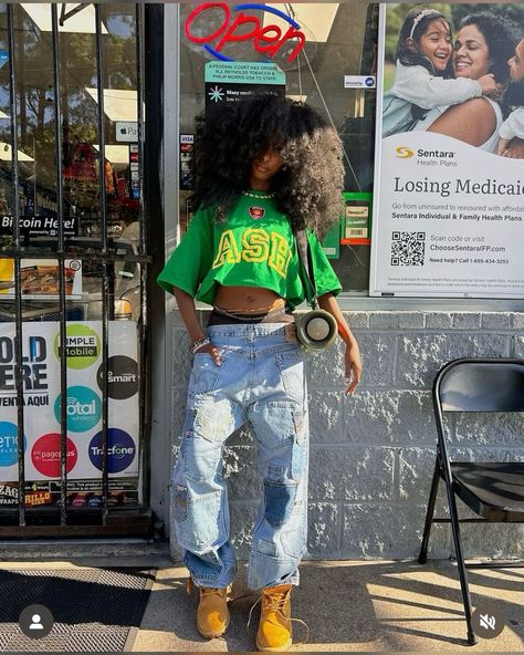 Streetwear Inspo Girl, Streetwear Black Women Outfits, Street Wear Black Woman, Streetwear Fashion Women Black, Streetwear Fashion Girls, Streetwear Blackgirl, Curly Hair Asian, Timberland Fits, Streetwear Black Women