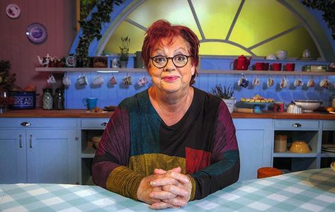 THE Great British Bake Off: An Extra Slice is back on the box TONIGHT (October 4, 2019).. Comedian Jo Brand is at the helm with special guests giving their Bake Off insights. Here Scarlett Moffatt, Jo Brand, Comedy Actors, The Great British Bake Off, British Bake Off, Great British Bake Off, Bake Off, Lady Fashion, October 4