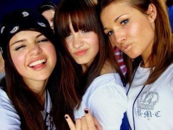 Demi Lovato Young, Selena Gomez Miley Cyrus, Selena Gomez With Fans, Disney Eras, The Holy Trinity, Selena G, Hey Man, Old Disney, Marie Gomez