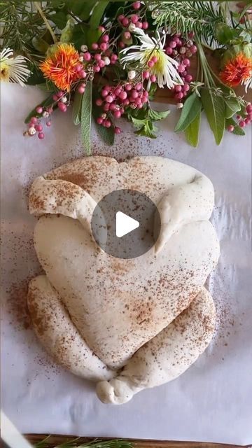 Turkey Sourdough Score, Sourdough Turkey Loaf, Turkey Shaped Sourdough Bread, Sourdough Painting, Sourdough Scoring Patterns, Sourdough Designs, Scoring Patterns, Bread Scoring Patterns, Sourdough Scoring