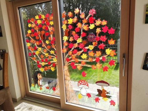 Bricolage Halloween, Window Well, Toddler Classroom, Toddler Fall, Window Painting, Autumn Art, Painting For Kids, Window Decor, Art School