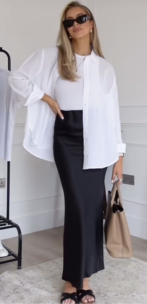 Female Office Outfits, Korea Outfit, Black Satin Skirt, Satin Skirt Outfit, Old Money Fashion, Rok Outfit, Female Office, Chique Outfit, Church Fits