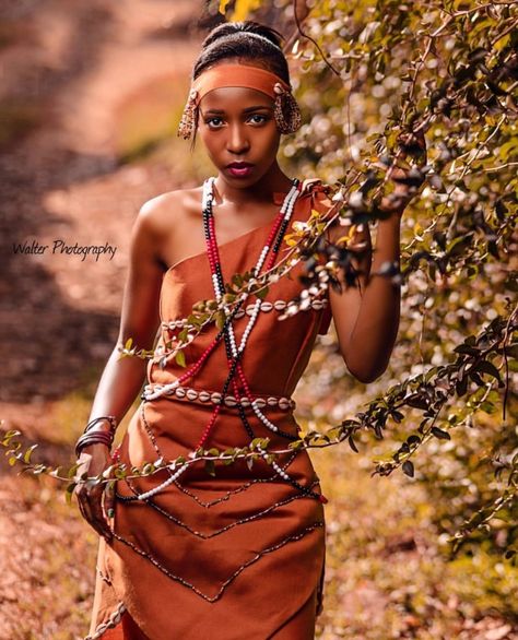 Kikuyu Traditional Attire, Kenyan Dress, African Traditional Wear, African Traditional Wedding Dress, African Chic, African Princess, African Prom Dresses, African Traditional Wedding, African Wear Dresses