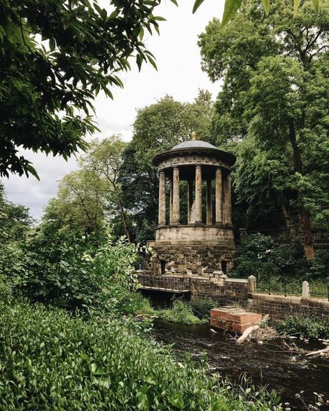 Exploring Stockbridge - An Edinburgh Neighbourhood Guide — exploring edinburgh Scotland Aesthetic, Stockbridge Edinburgh, Edinburgh Travel, Most Beautiful Gardens, Secret Gardens, Edinburgh Scotland, Scotland Travel, Uk Travel, Of The Earth