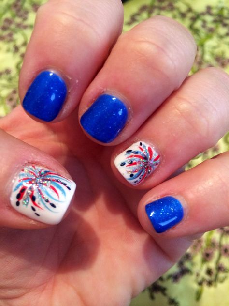 Fourth of July Shellac firework nails! Shellac Nails 4th Of July, Kids Fourth Of July Nails, 4th Of July Nails For Kids, Memorial Weekend Nails, Patriotic Fingernails, Sumner Nails, Nails Fireworks, Fireworks Nails, Gel Shellac Nails