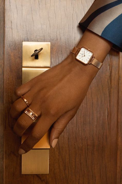 Woman opening a dooor. She is wearing a rose gold, squared watch from Daniel Wellington. Daniel Wellington Square Watch, Small Watches Women, Pure Dramatic, Daniel Wellington Watch Women, Daniel Wellington Classic Petite, Dw Watch, Square Watches, Classic Watch Women, Daniel Wellington Women