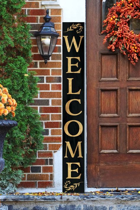 Rustic Farmhouse Front Porches, Rustic Thanksgiving Decorations, Farmhouse Front Porch Decor, Outdoor Welcome Sign, Wooden Backdrops, Rustic Modern Farmhouse, Rustic Entryway, Wooden Porch, Porch Welcome Sign