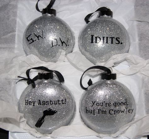 Indulge your inner fangirl (or boy!) with Supernatural themed ornaments. This is a set of four large 4 glass disc-shaped Christmas ornaments Supernatural Crafts, Supernatural Christmas, Geek Christmas, Themed Ornaments, Jensen And Misha, Winchester Boys, Jared And Jensen, Supernatural Memes, Odaiba